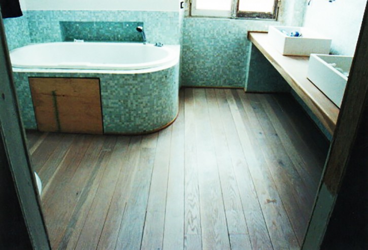 parquet sbiancato con finitura a olio pavimentazione in legno finita ad impregnazione con olio e cera, finitura sbiancata ad alto impatto visivo